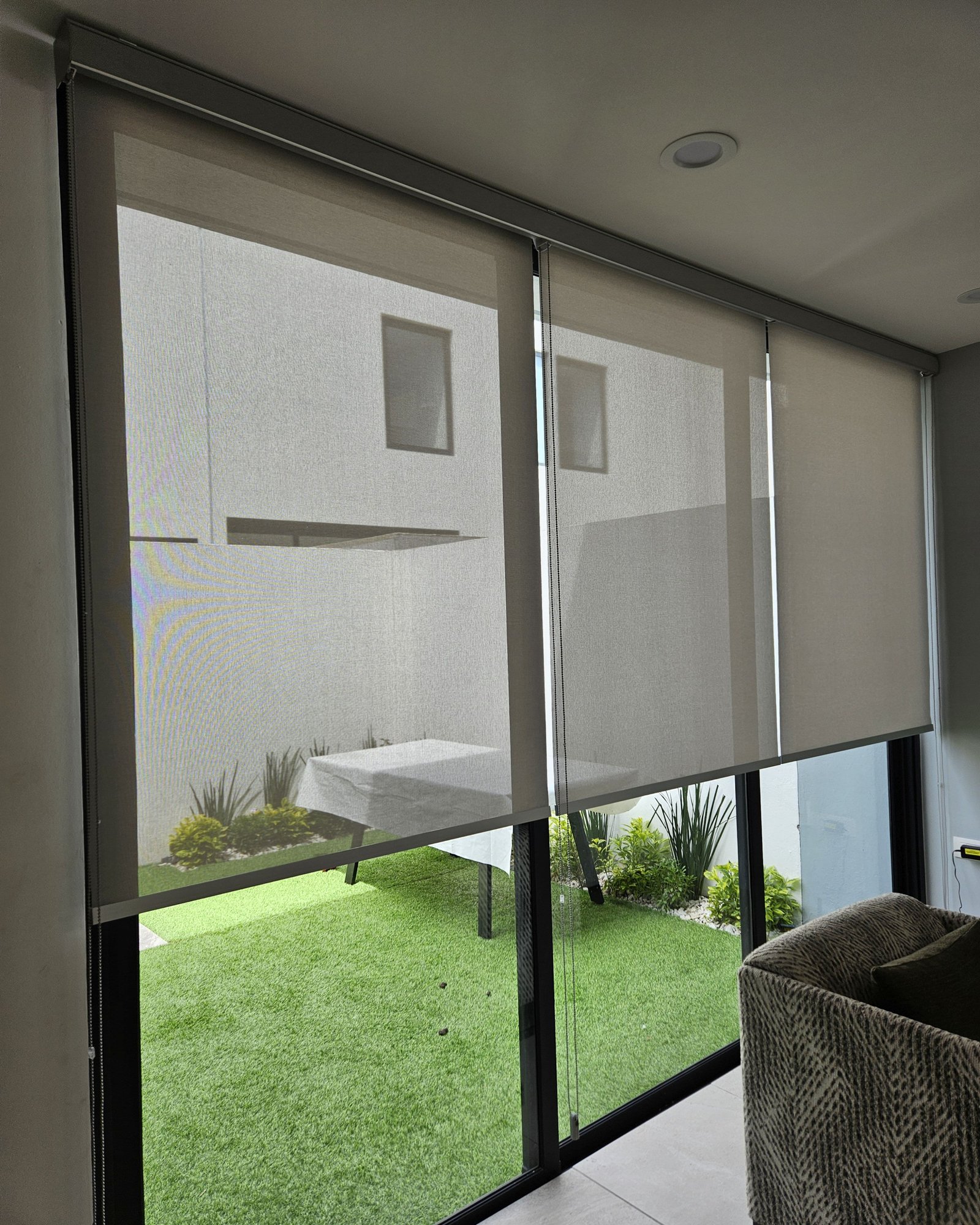 Persiana enrollable en sala